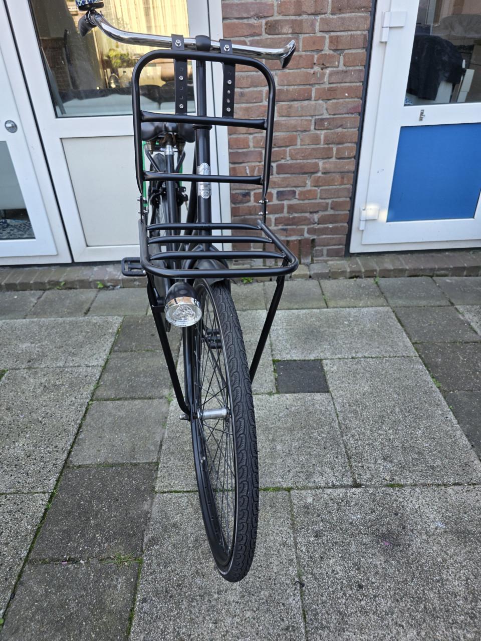 Dames fiets 28 inch-Nieuw voordrager- Nieuw slot-Fr.maat 54cm