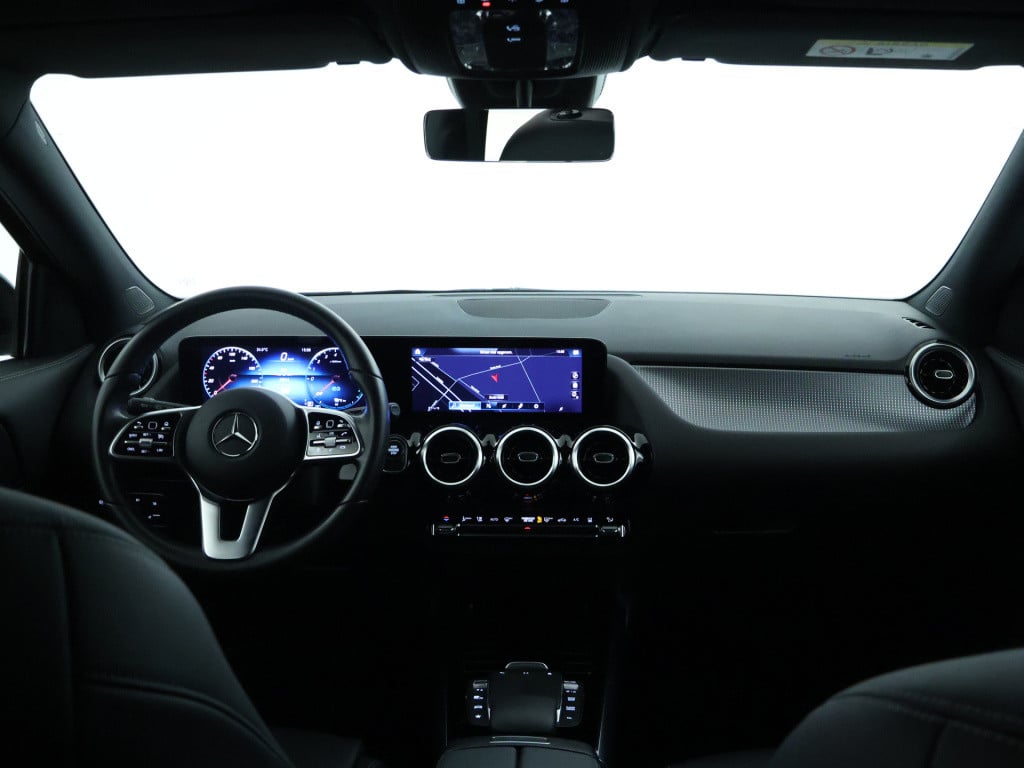 Mercedes-Benz Gla-klasse 250 e business solution luxury line apple carplay 