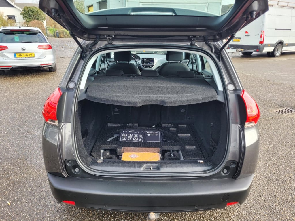 Peugeot 2008 1.2 vti active