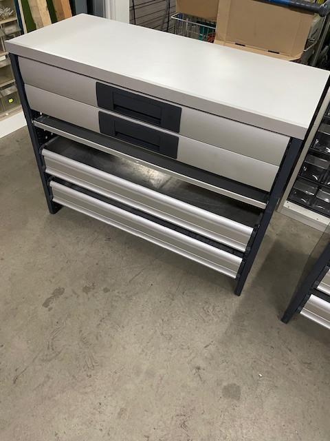 Bott bedrijfswagen inrichting  ladenkasten.