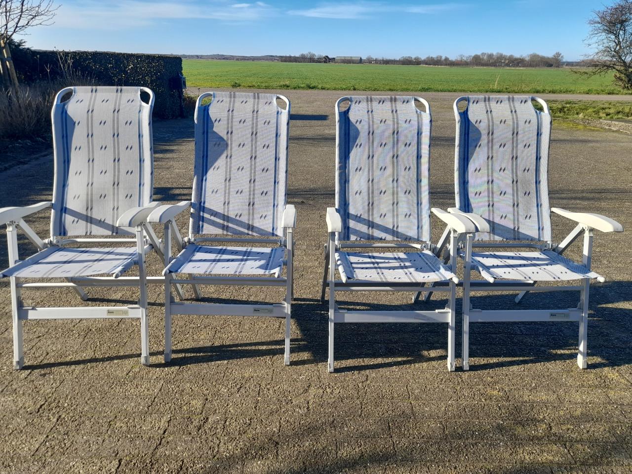 4 Verstelbare tuinstoelen (in goede nette staat )
