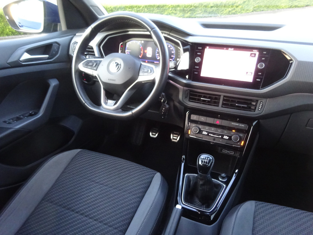 Volkswagen T-cross 1.0 tsi r-line virtual cockpit / camera / lm velgen / cl