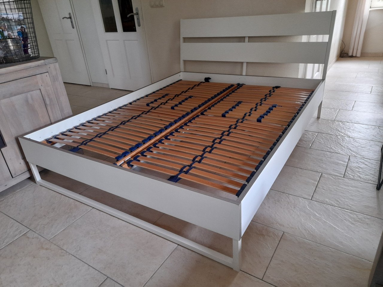 2 Persoons bed 160 x 200 (in goede staat )