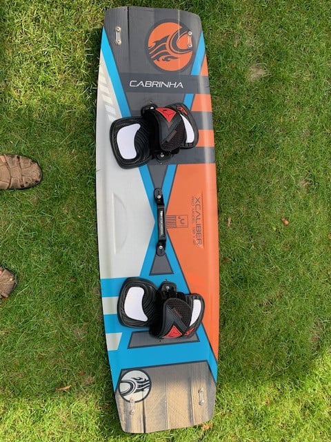 Kiteboard  set : Cabrinha board + 3 PLKB kites + 2 bars + pomp & leash