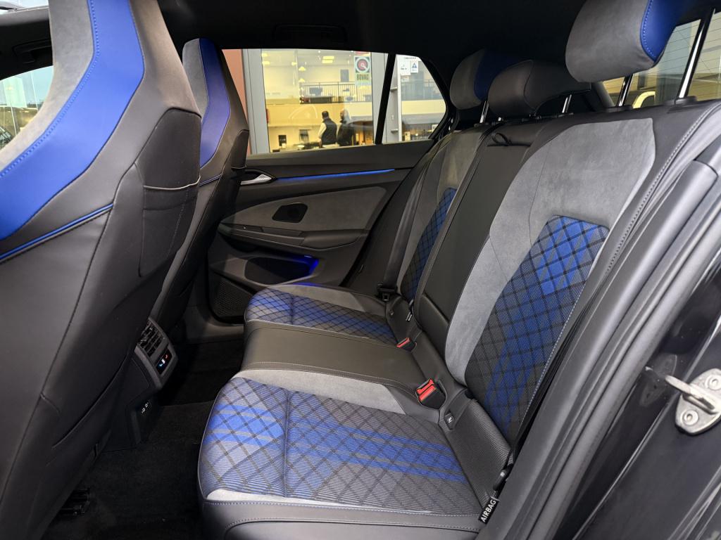 Volkswagen Golf 2.0 tsi r 4motion | pano | harman / kardon | stage 1+ 380pk