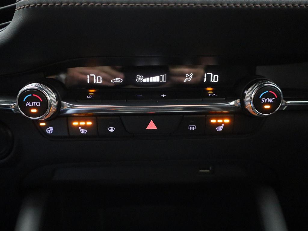 Mazda 3 2.0 e-skyactiv-g m hybrid 122 luxury | automaat | bose | apple carp