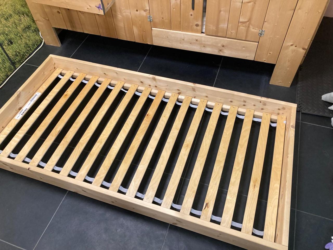 Kinderbed 200x90 Bedhuisje Huisbed stapelbed 3 persoons