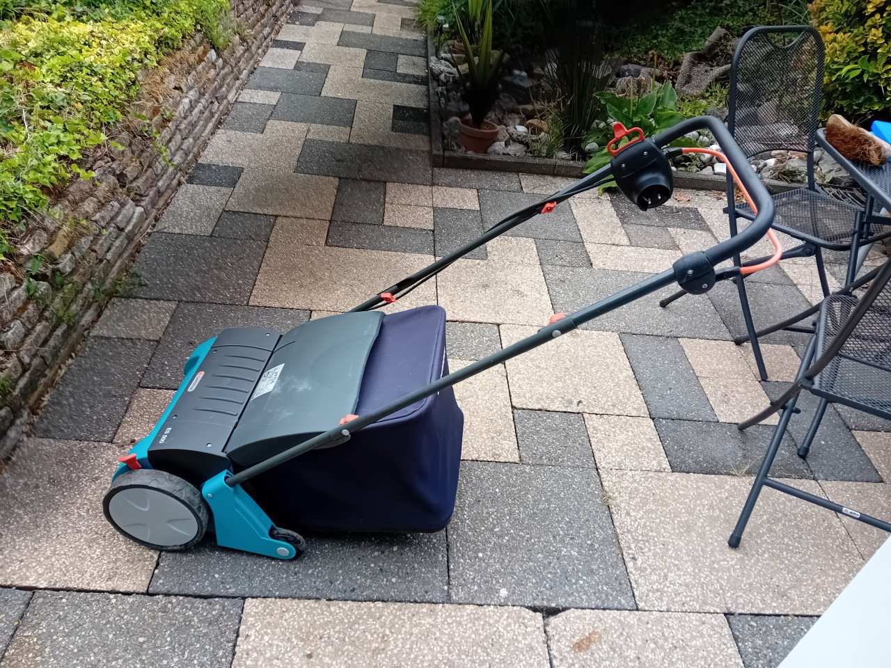 Verticuteer machine
