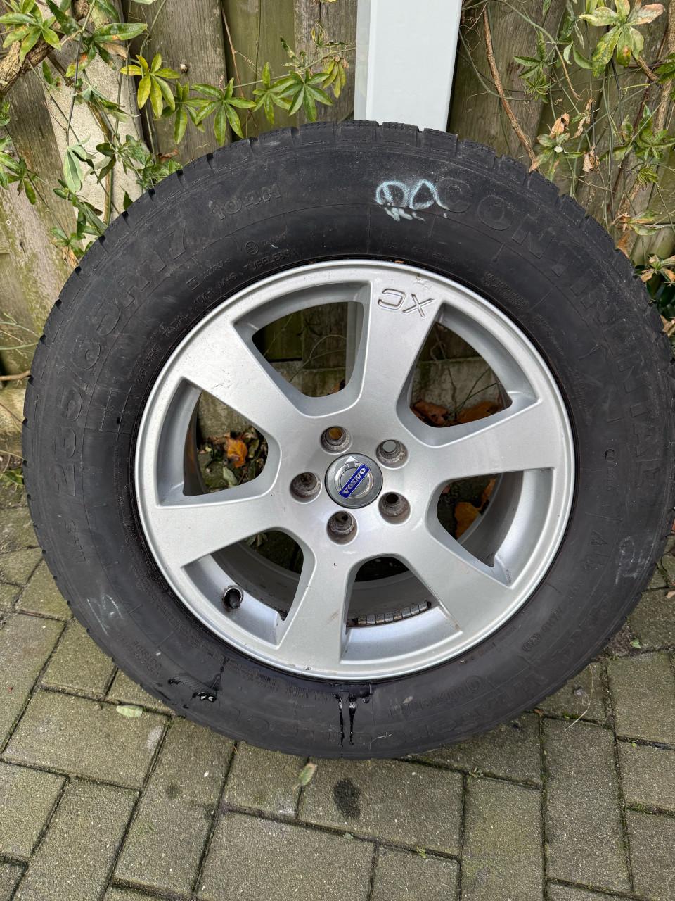 4 velgen 17 inch  volvo xc  met banden