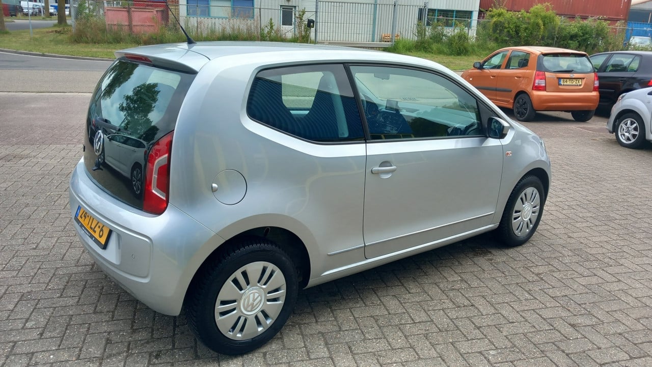 Volkswagen 1.0 Move Up!  3drs bj:2012 airco-navigatie i.z.g.st