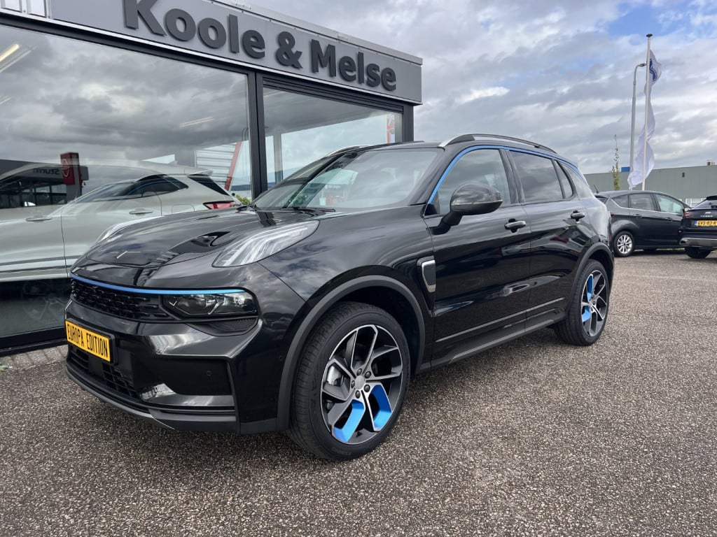Lynk & Co 01 1.5 261pk plug in hybrid , stuurverwarming , panodak , adaptiv