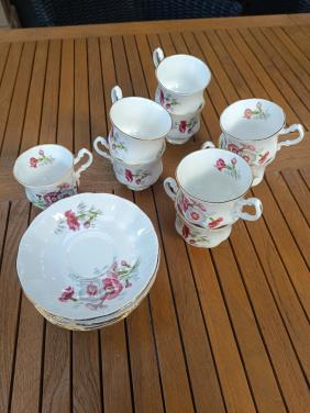 Royal Standard. Kop en schotel, 9 stuks