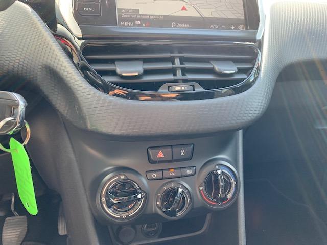 Peugeot 2008 blue lion 1.2 puretech-110pk navigatie | cruise control | airc