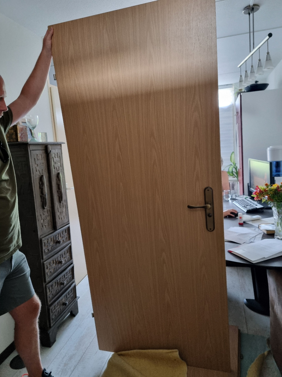 4x luxe houten opdekdeur met 1x glas totaalprijs € 30,-