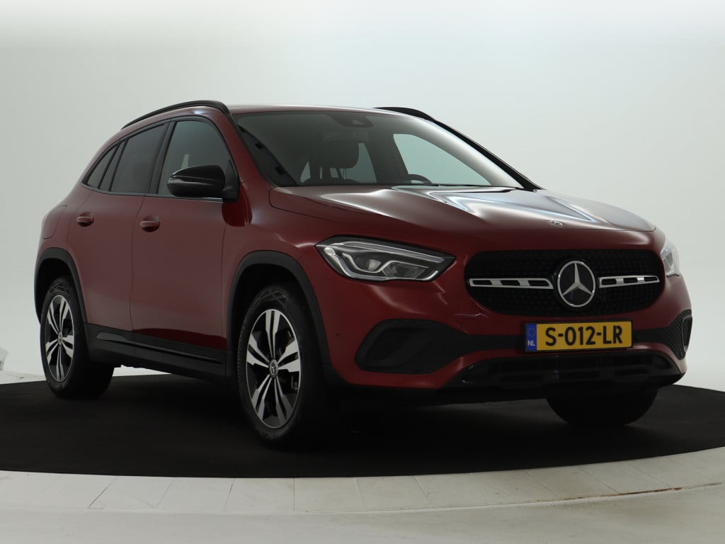 Mercedes-Benz Gla-klasse 250 e business solution luxury line apple carplay 
