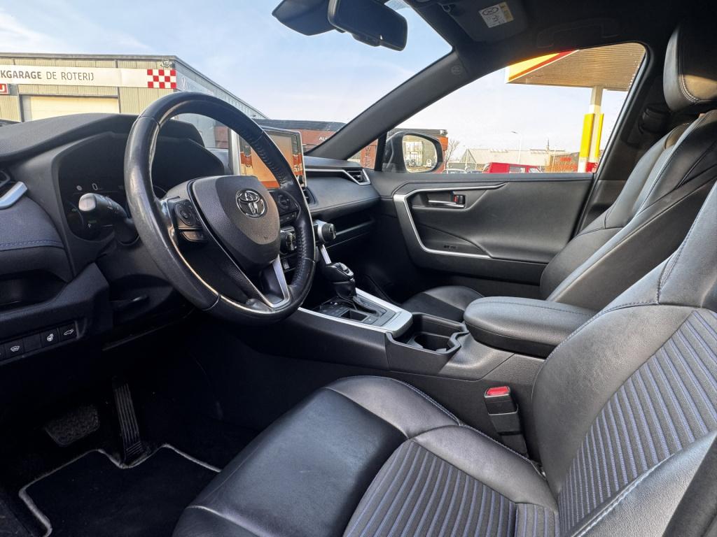 Toyota Rav4 2.5 hybrid style | navigatie | trekhaak | bi-tone |