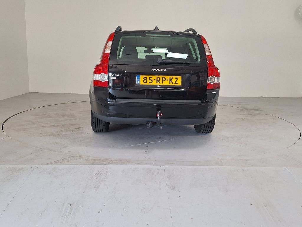 Volvo V50 1.8 momentum | trekhaak | airco | cruise control