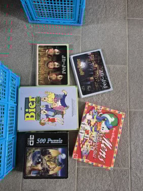 Boeken en ronmelmarktspullen