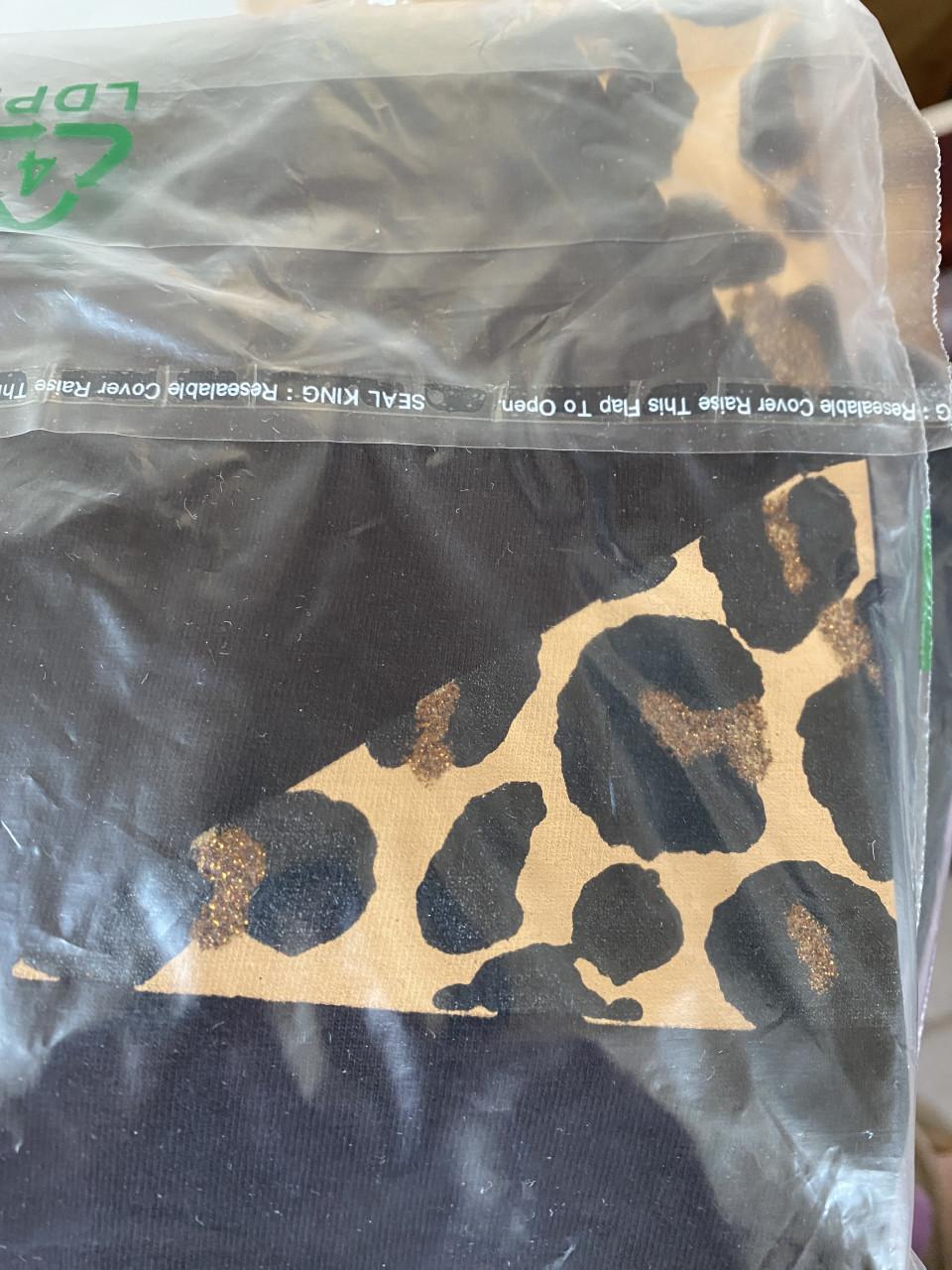 Zwart shirt nieuw! Mt 36/38