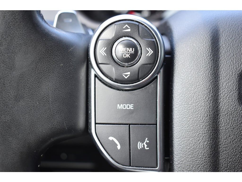 Land Rover Discovery 3.0 td6 hse € 49.950 excl btw