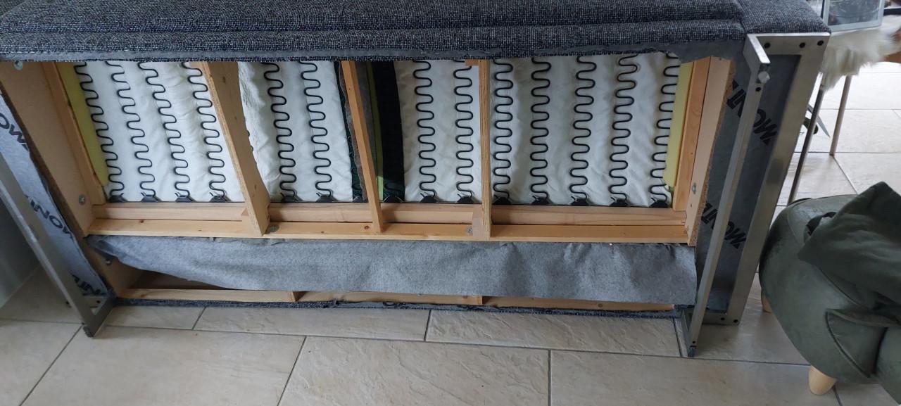 Gratis op te halen bankstel van Montel