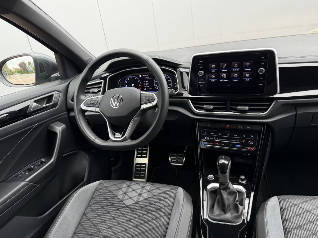 Volkswagen T-roc 1.5 tsi 150pk dsg r-line | acc | side assist | camera