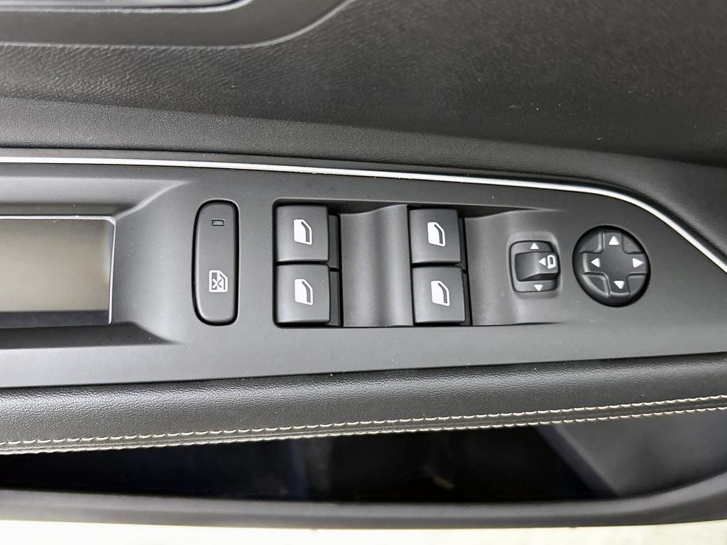 Peugeot 3008 130 pk automaat gt line | rijklaar lederen bekleding | camera 
