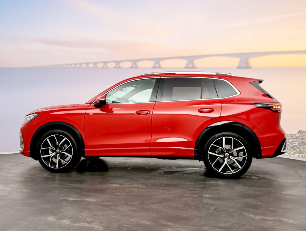 Volkswagen Tiguan 1.5 etsi r-line business dsg7 150pk