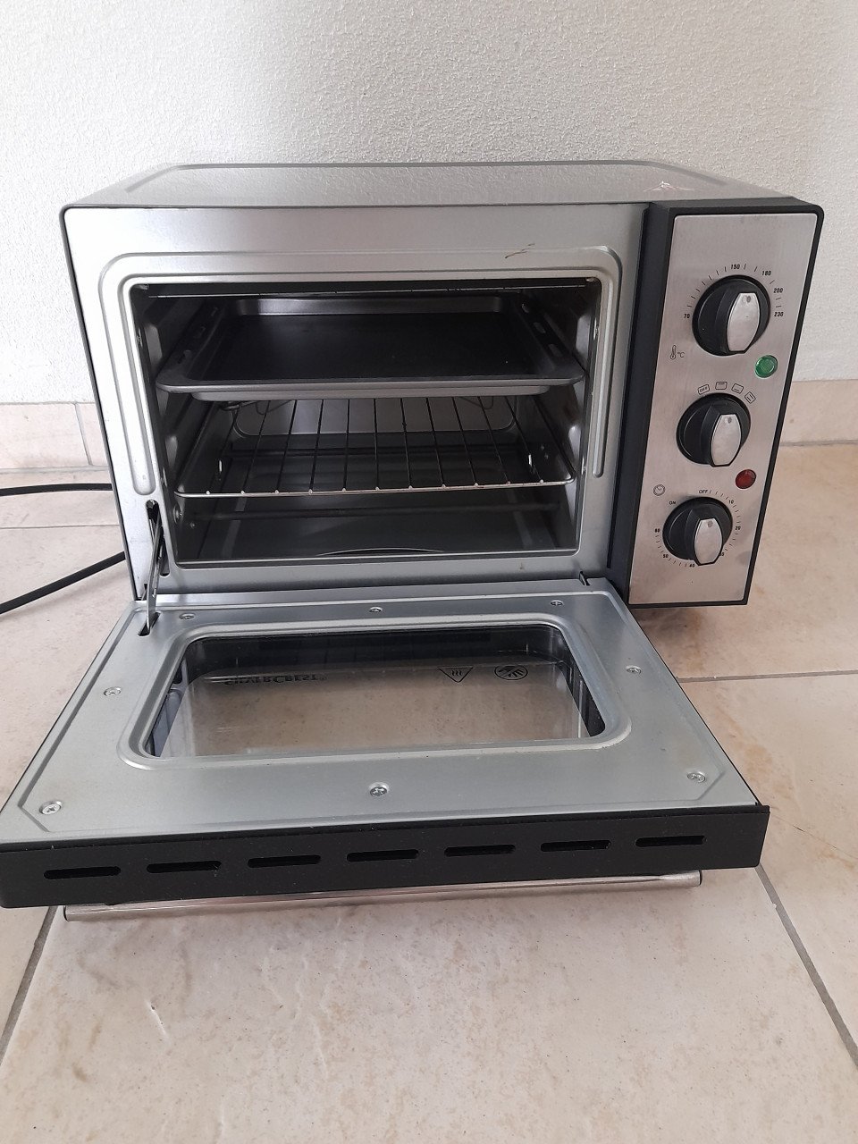 Kleine oven / grill 40 x 33 x 28H (in goede nette staat)