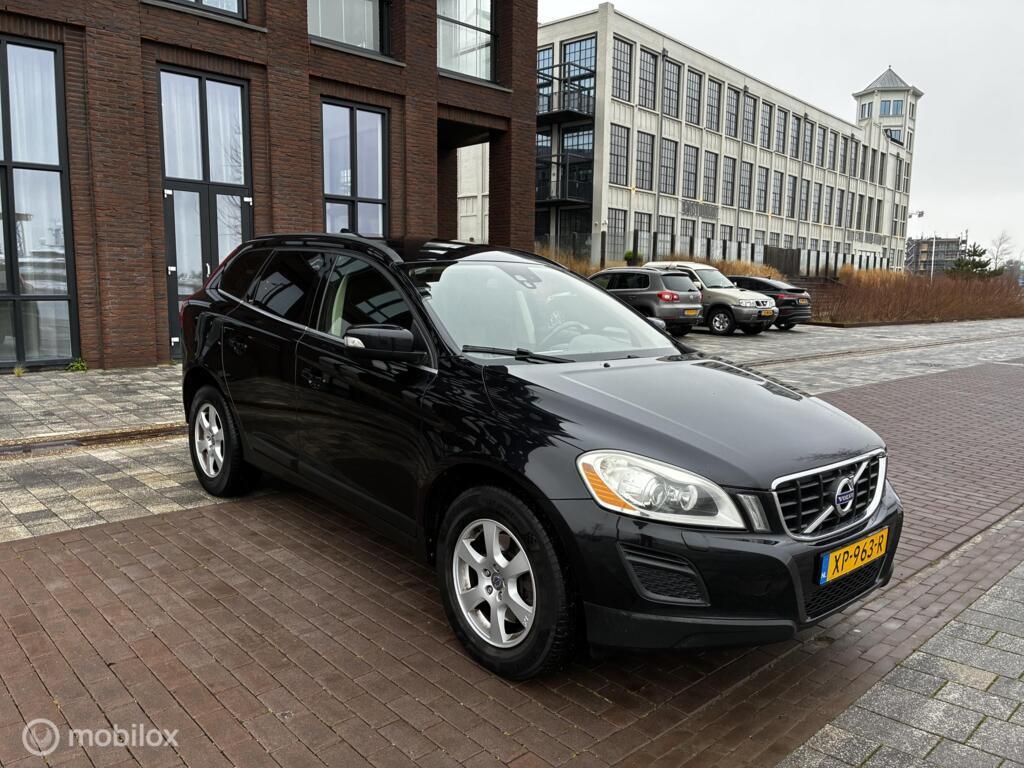 Volvo XC60 2.0 D3 R-Design Cruise Navi Automaat km270.481 Nap BJ2011