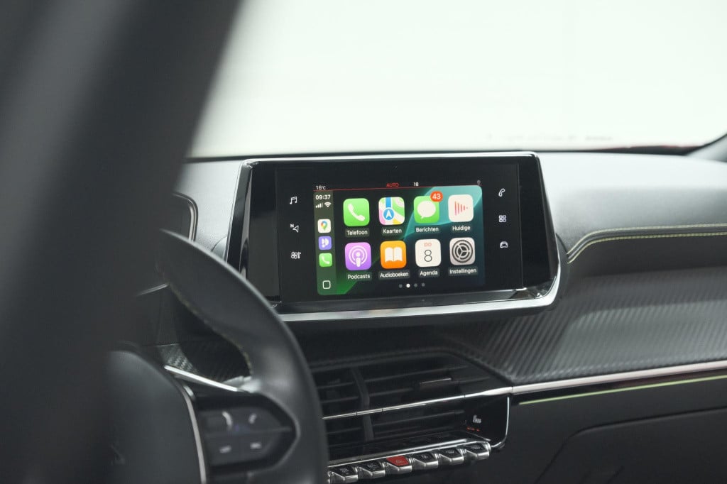 Peugeot 2008 puretech 130 gt-line | trekhaak | camera | apple carplay | par