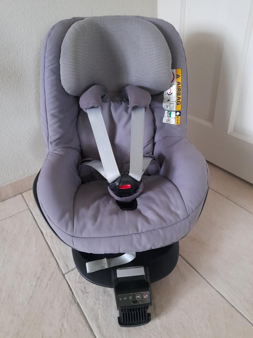 Maxi cosi pebble set met iso fix van 0/9 mnd en 9/18kg (in nette staat)