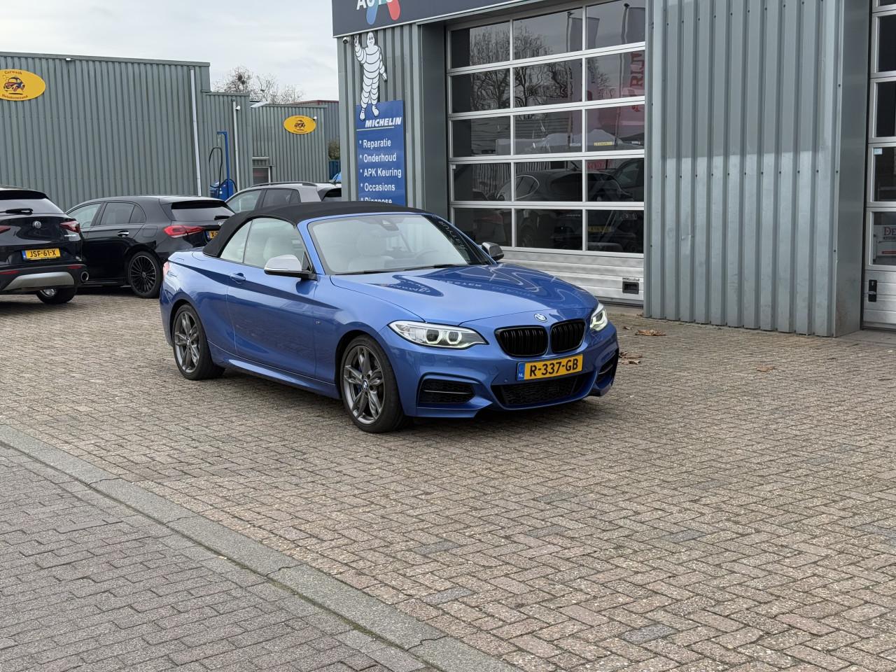 BMW 2-serie Cabrio - M235i xDrive |Full Option | Harman Kardon | Memory