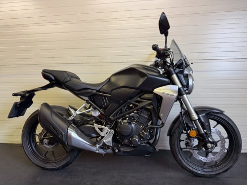 Leuke en zeer nette Honda CB 300 R!