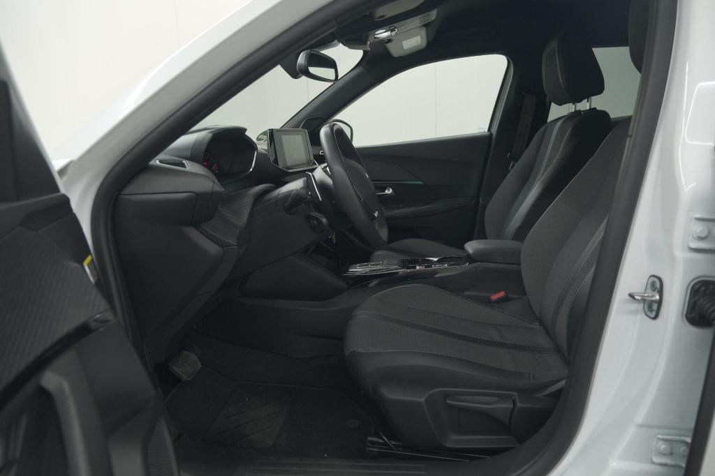 Peugeot 2008 puretech 130 eat8 allure | camera | navigatie | parkeersensore