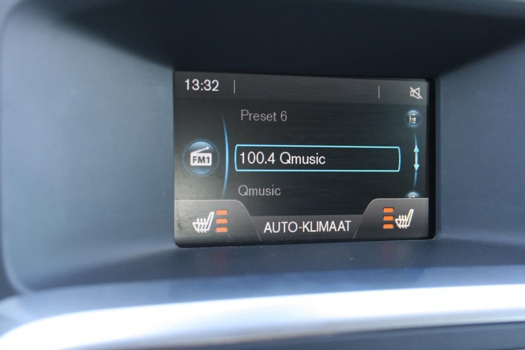 Volvo V60 1.6 t3 momentum / afn. trekhaak / cruise / pdc / stoelv.