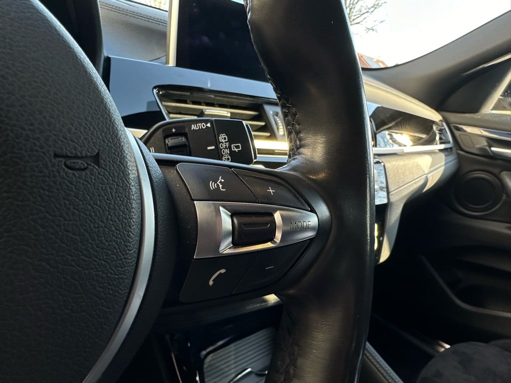 BMW X2 sdrive20i high executive // schaalstoelen // m pakket //