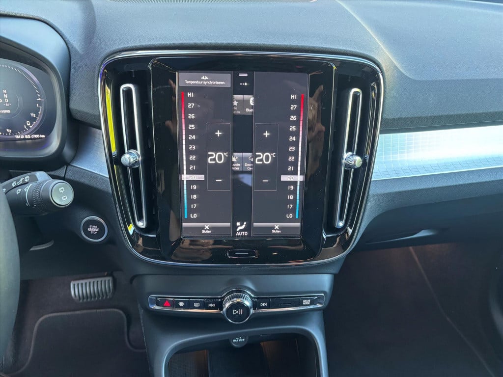 Volvo XC40 t4 plug-in hybrid 211pk aut core bright 20lm velgen| carplay|rij