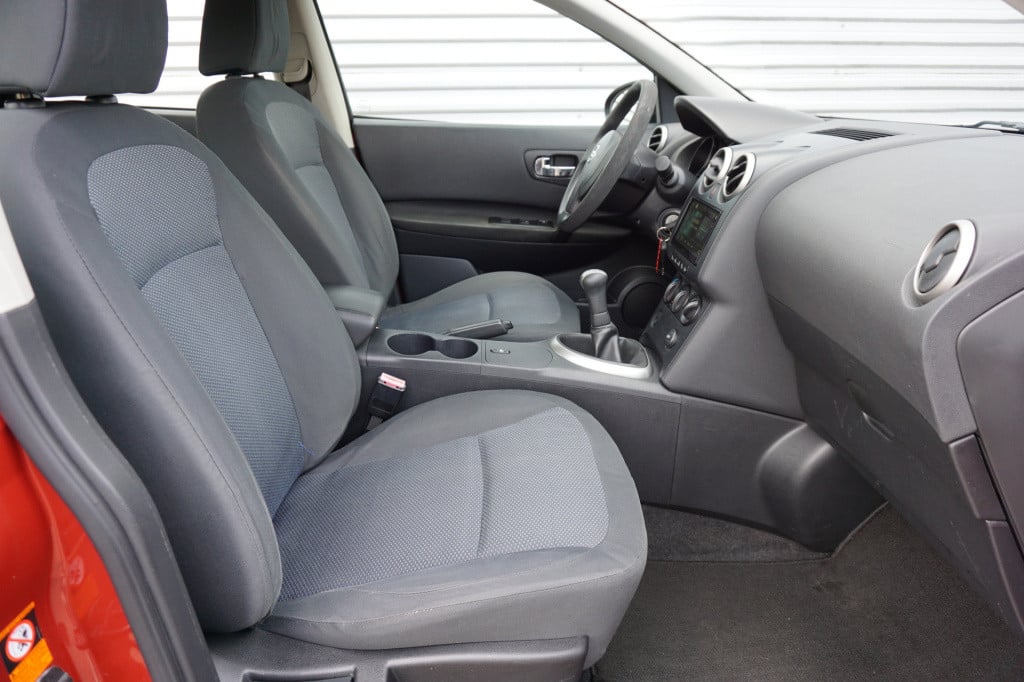 Nissan Qashqai 1.6 visia airco / elektr. ramen / trekhaak