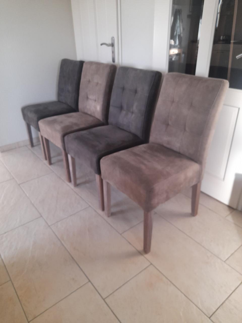 4 Mooie nette stoelen (in goede staat)