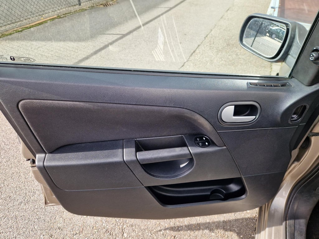 Ford Fiesta 1.6-16v ghia
