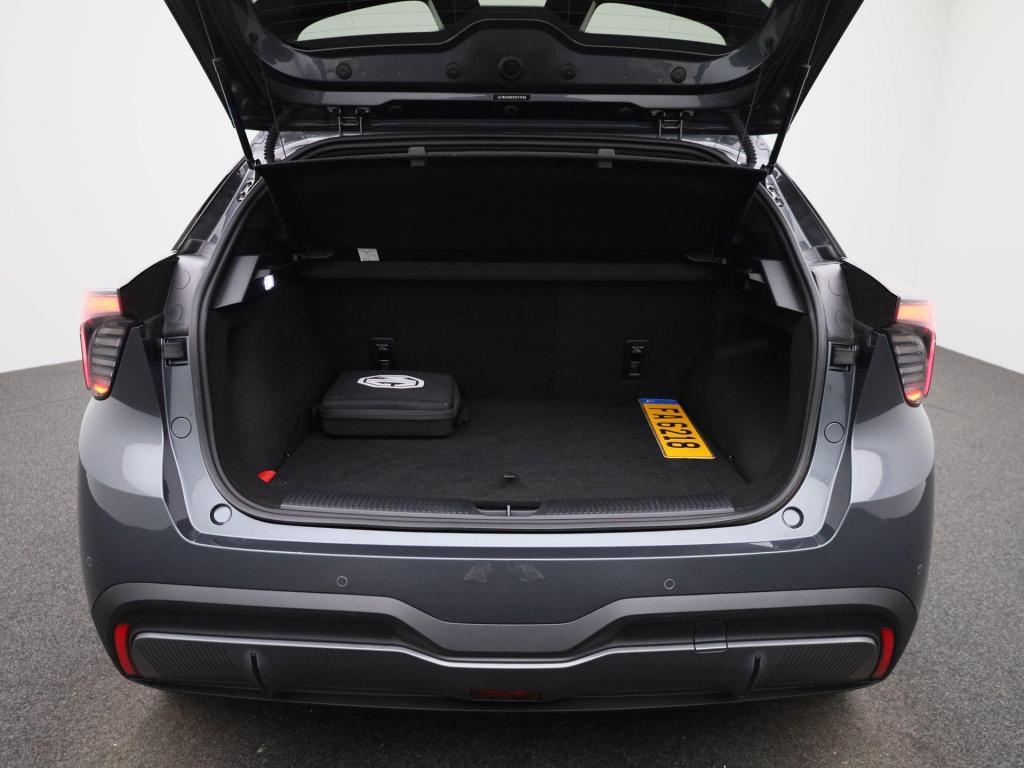 MG Mg4 64 kwh luxury | automaat | navigatie | climate control | apple carpl