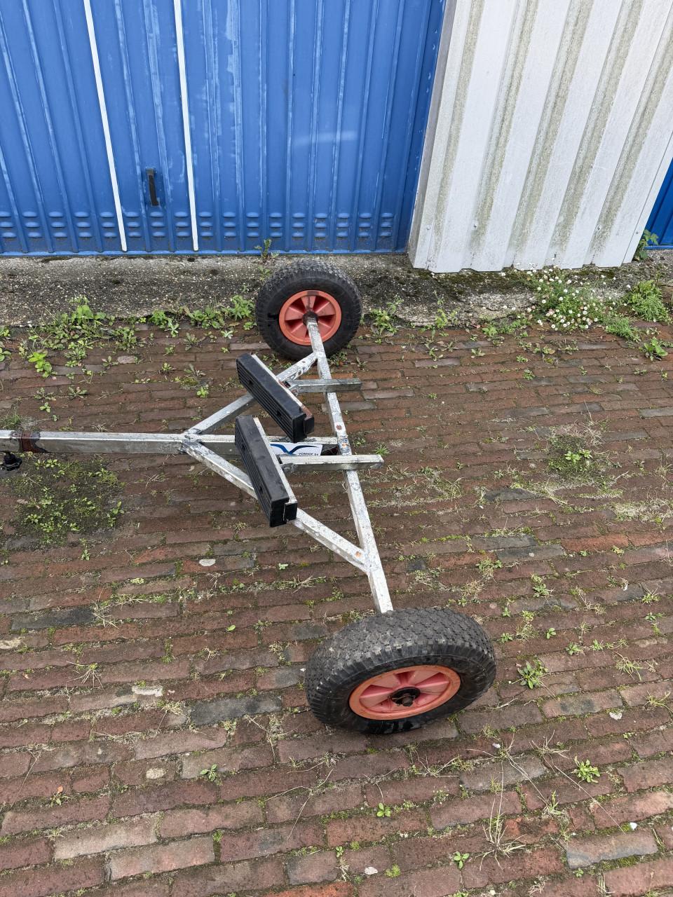 Handbediende boottrailer gratis af te halen