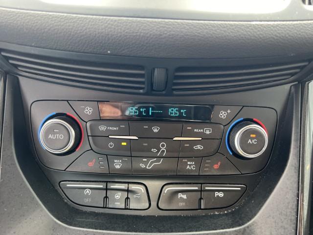 Ford Kuga 1.5 ecoboost 150pk 2wd titanium | trekhaak |