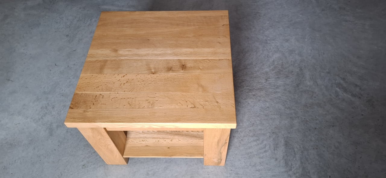 Eikenhouten bijzettafels