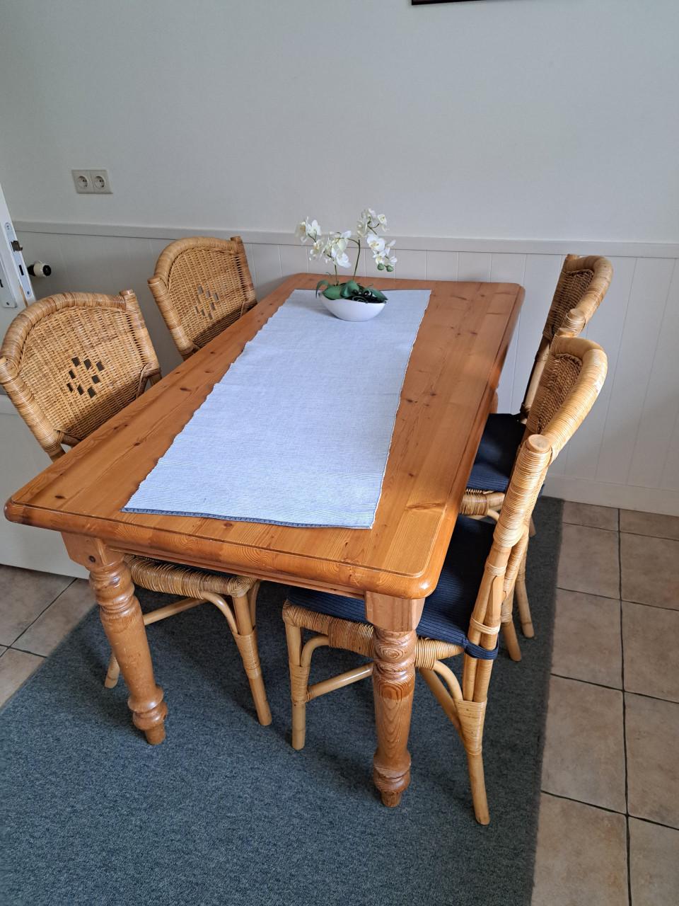 Grenen tafel