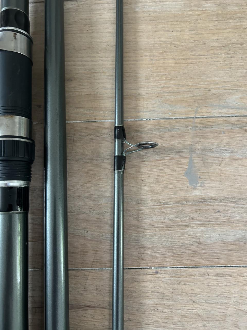 Te koop zeehengel merk Dam onliner surf 200  lang 4.2 meter werpgewicht 200