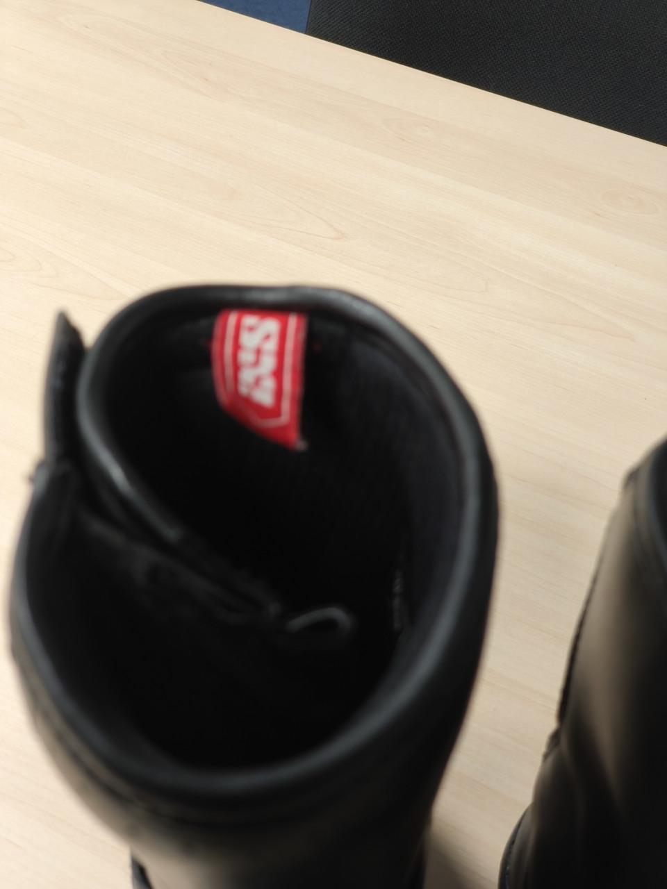 Te koop nette motorlaarzen.