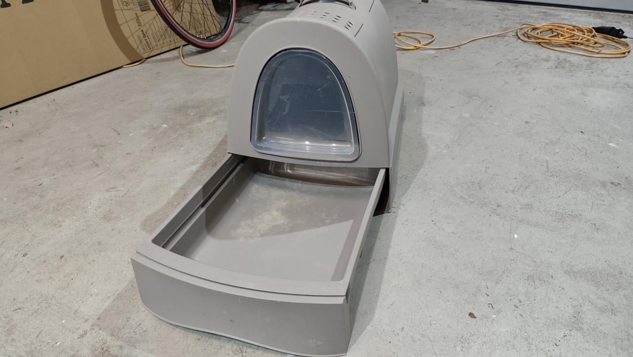 Grote dichte kattenbak met lade