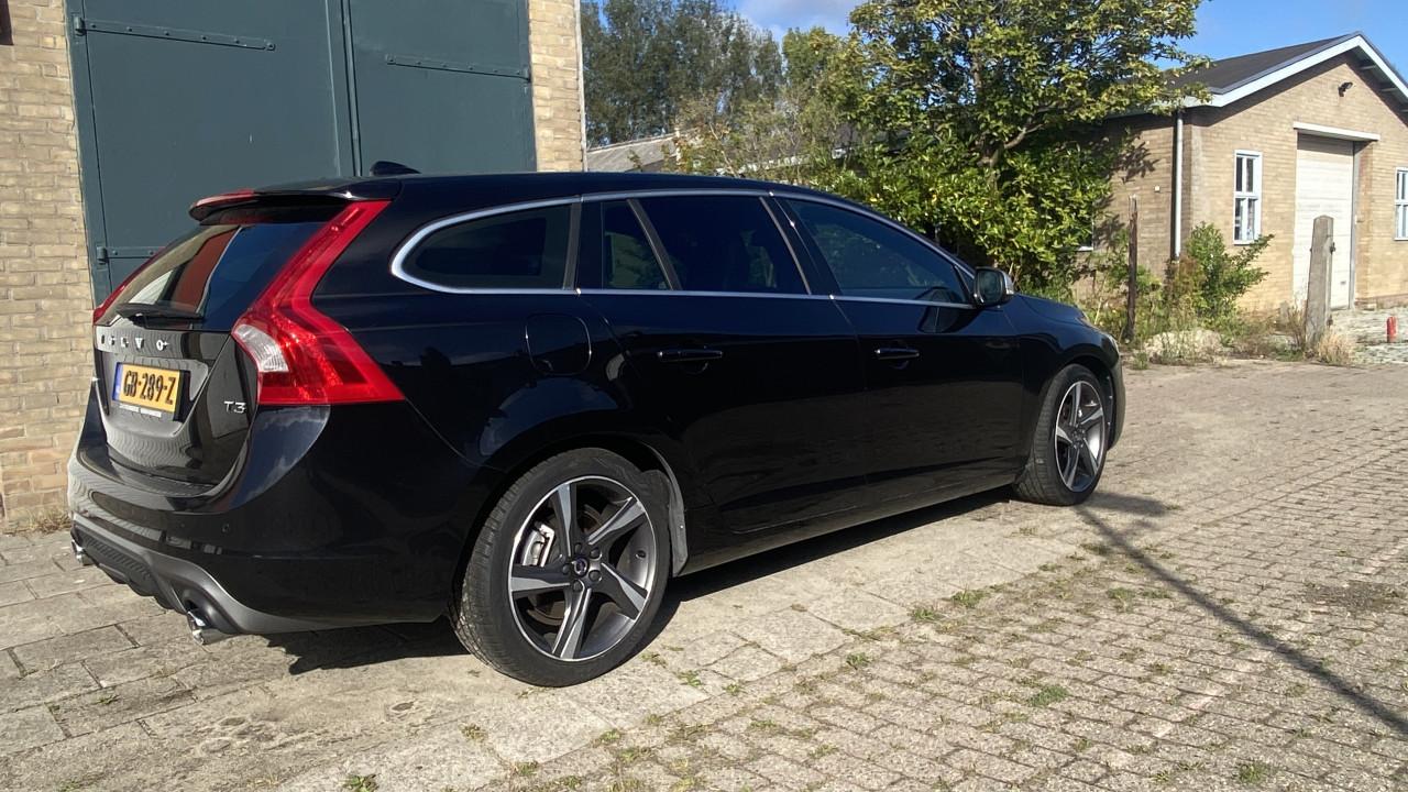 Volvo V60, T3 automaat, zwart